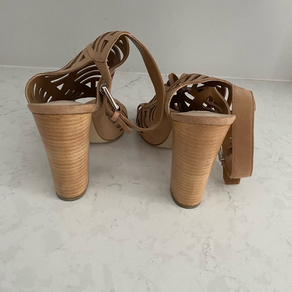 Guess Sandal - Picture 4 of 7